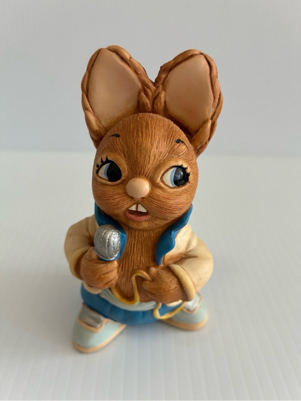Vintage PENDELFIN Singing Rabbit Mike Hand Paint Made in England Collectible